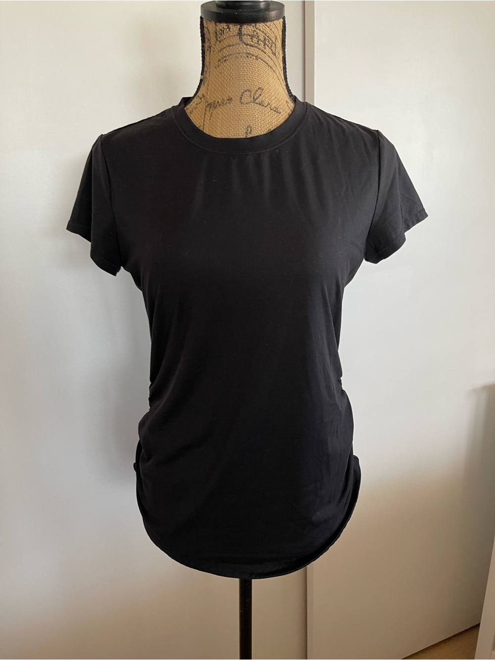 CALIA by Carrie Underwood Black Short Sleeve Crewneck Tee